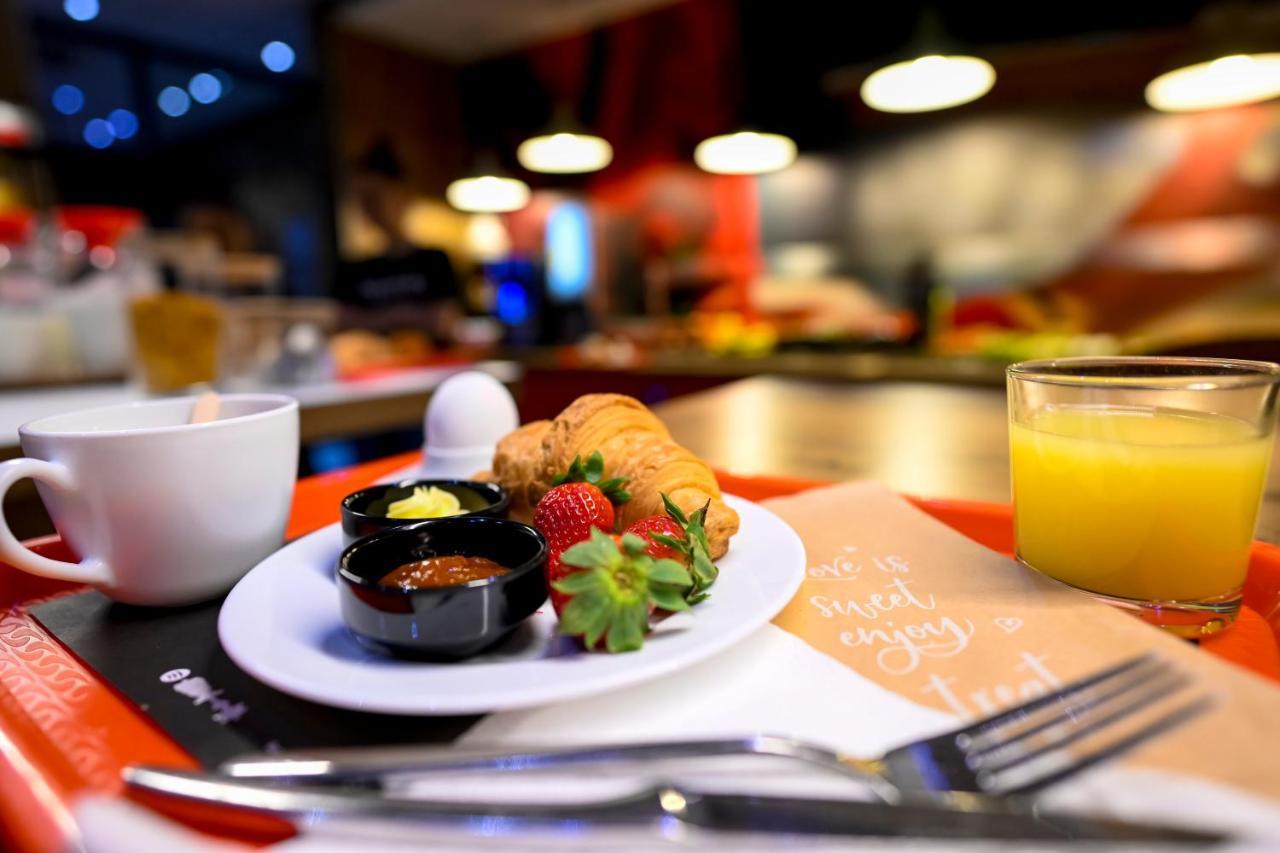 Ibis Skopje City Center Экстерьер фото